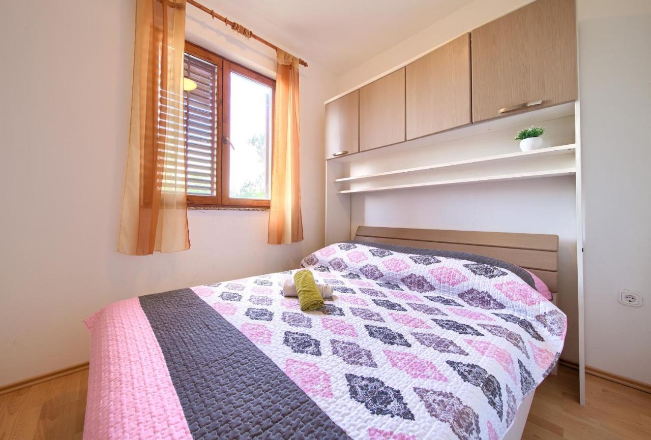 Rasopasno Apartment With Terrace And Private Parking Exterior foto